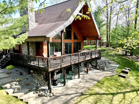 Dog friendly, lakefront home perfect for families