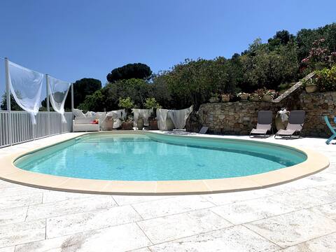 Relax in the countryside near the sea