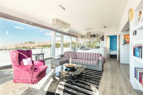 Presidential luxury suite with amazing city view!