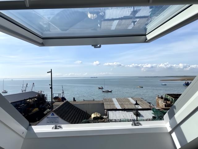 Popular Airbnb listing: Stunning 2 bedroom fisherman’s cottage, Old Leigh. in Leigh On Sea