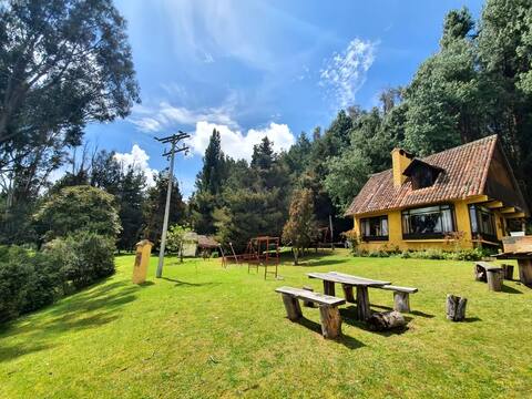 Beautiful mountain-view chalet in Guasca
