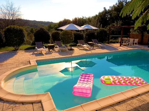 Farmhouse, Pool, and Valley Views - 2 to 4 guests