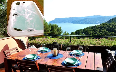 A spectacular sea view - House with Jacuzzi
