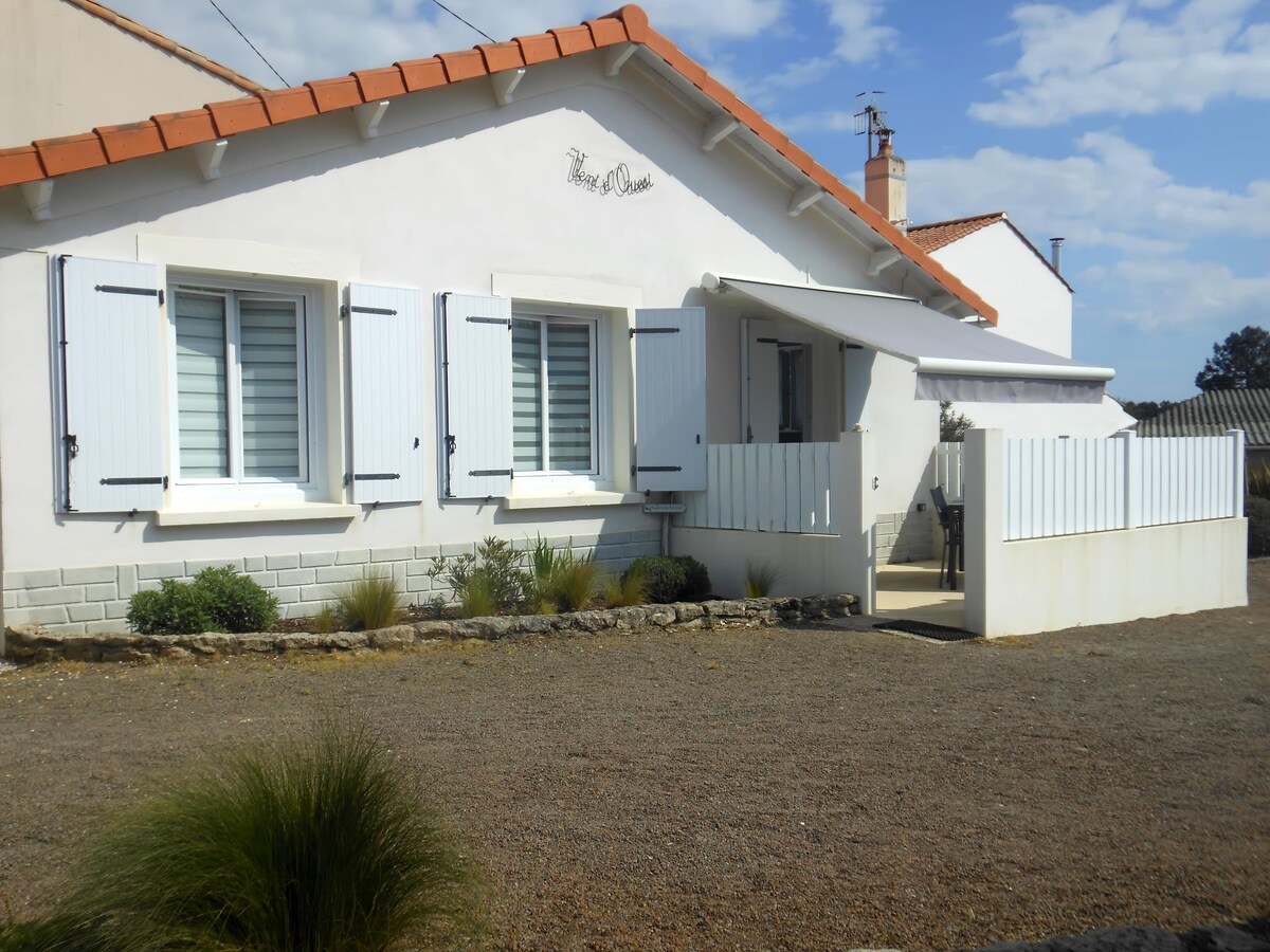 Airbnb performant: beachfront vacation rental à La Tranche Sur Mer