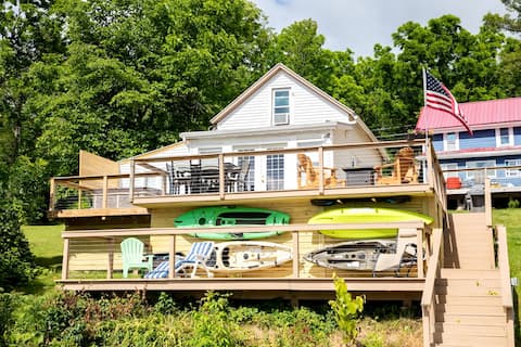 Captain Frank's Lakeside Get Away