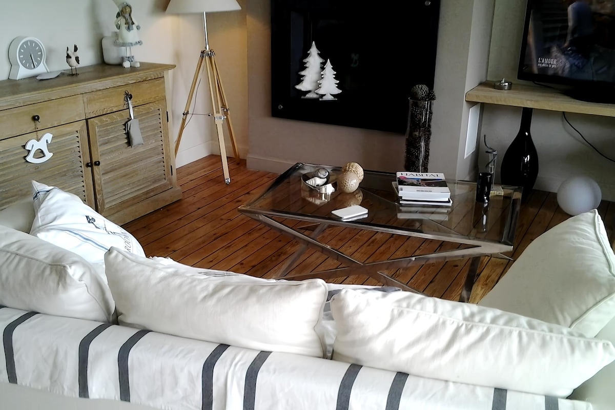 Airbnb con migliori performance: 100 m2 beautiful luxury townhouse near the beach a Royan
