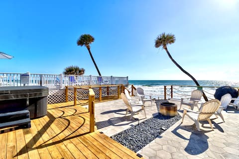 Relaxing Luxe Beachfront Home