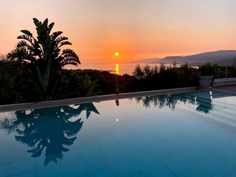 Large contemporary villa with pool