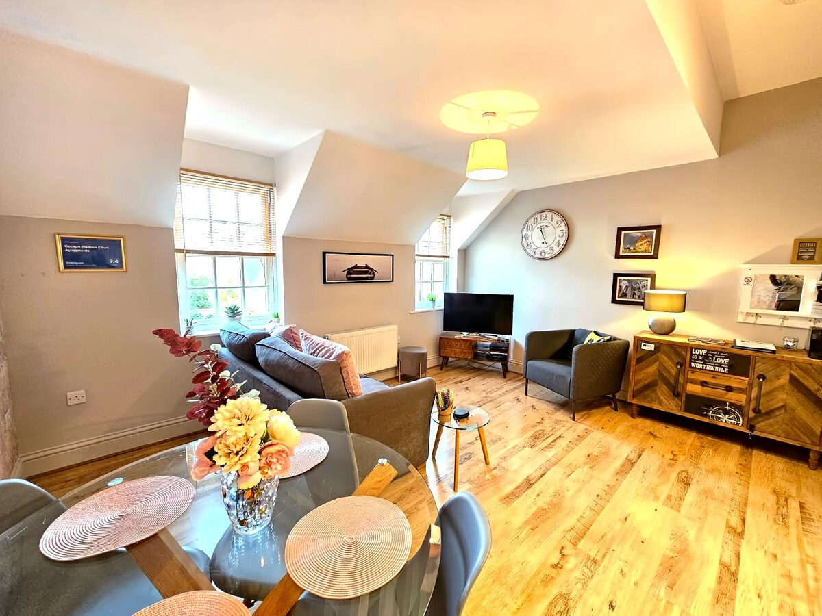 Popular Airbnb listing: Private George Hudson City ctr flat w parking in Clifton Without