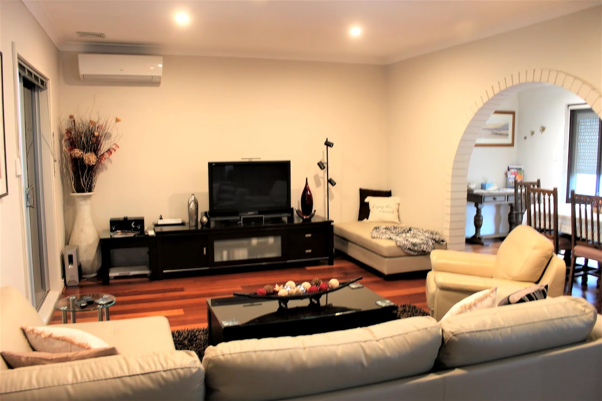Top Airbnb: Guest Suite - Family home near Scarborough Beach in Scarborough