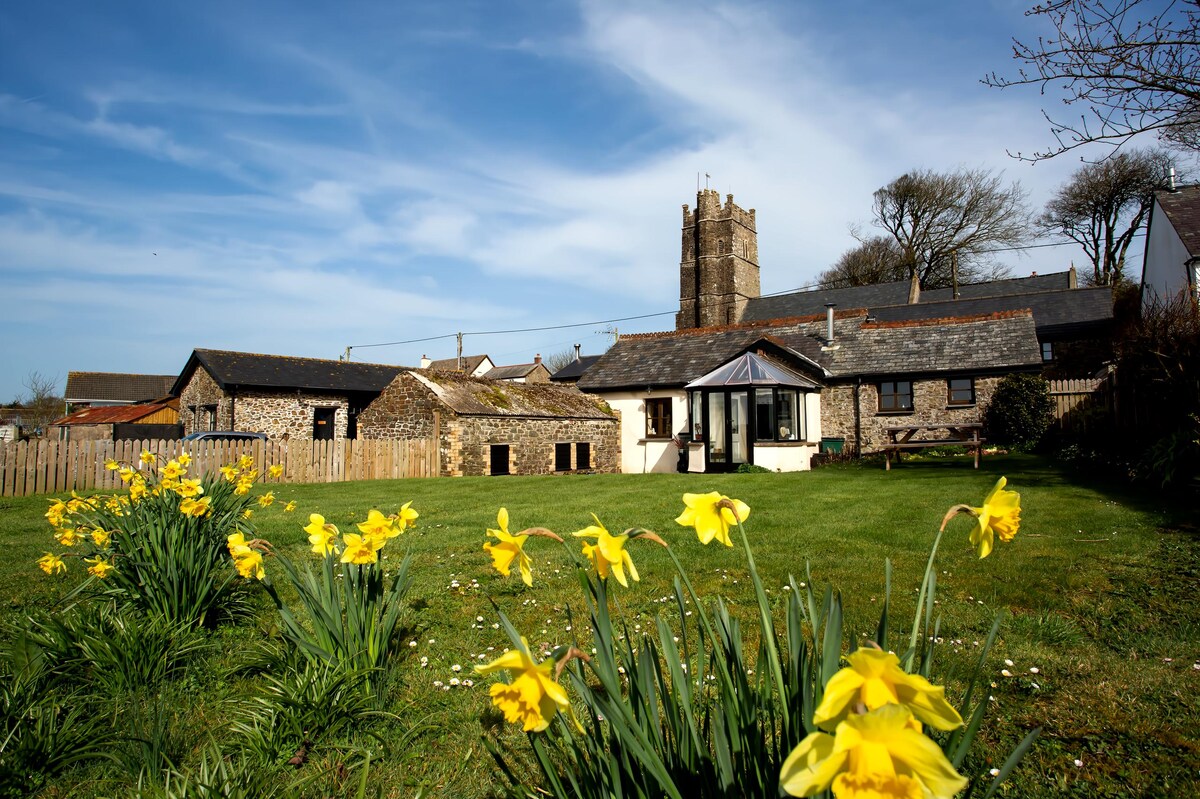 Popular Airbnb listing: Beamers Barn, spectacular views (dog friendly) 5* in Torridge