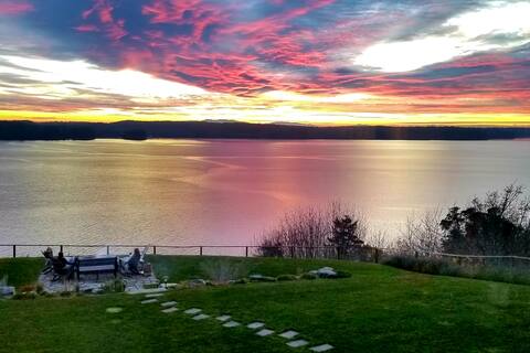 Fox Island Waterfront Retreat with Amazing View