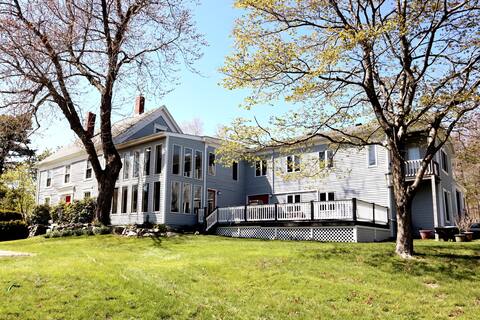 Large Historic Home with Pool & Hot Tub
