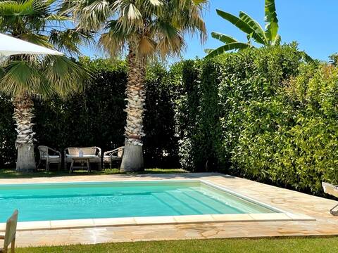 Villa with private pool by the sea | Cefalù