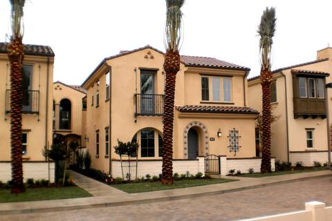Beautiful Home w/ Two Master Suites! (near Disney)