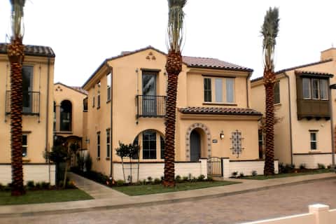 Beautiful Home w/ Two Master Suites! (near Disney)