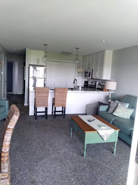 Water/Marina View Exquisite GH/SL 1 King BR Condo