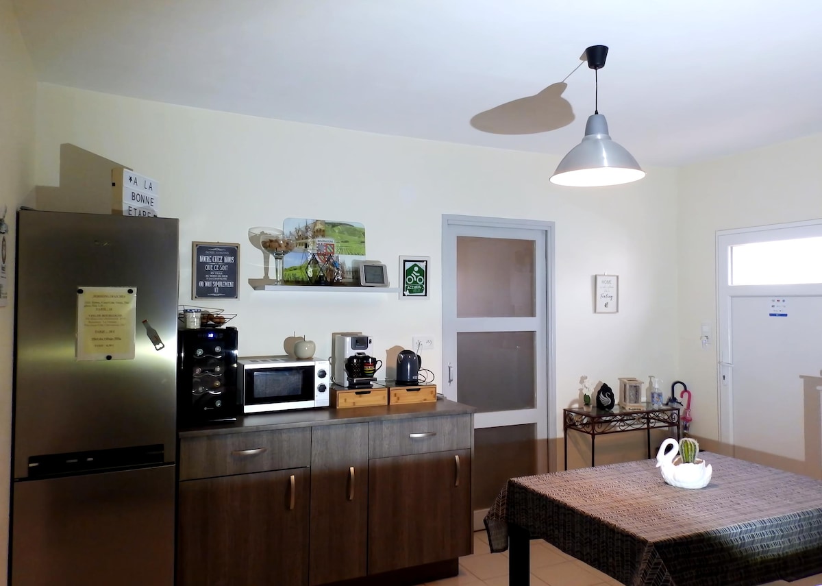 Top performing Airbnb: At the right stage Breakfast included EAB terminal in Saône Et Loire