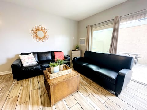 Down-to-earth Hideaway With lots of Amenities