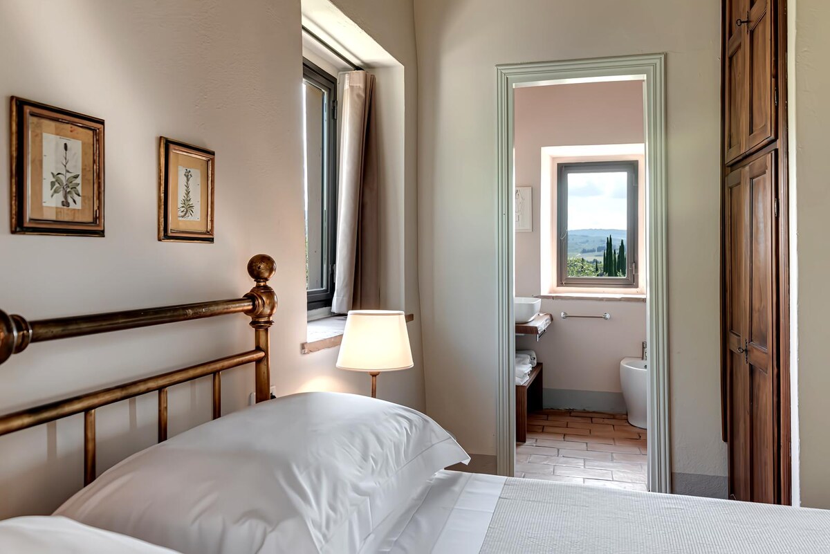 Top Airbnb: Private country house with garden, Wifi and A/C en Poggibonsi