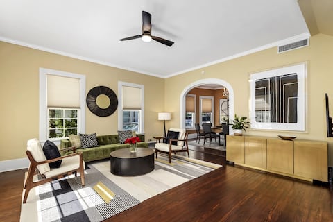 Palace Born of New 1920 Modern Style - 4bd/3bth