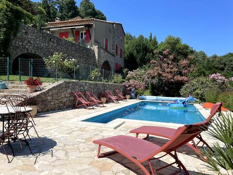 Beautiful farmhouse in the heart of nature near Anduze