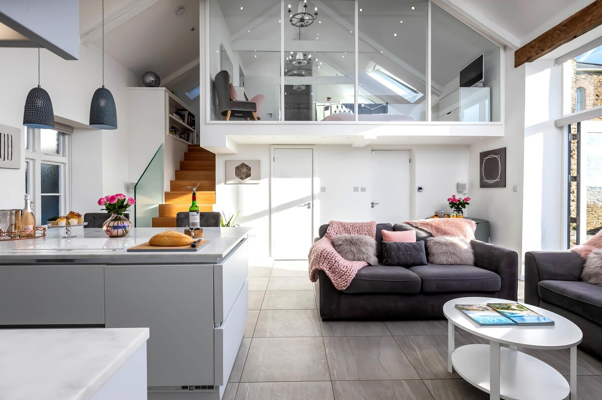 Popular Airbnb listing: Award Winning Dog Friendly Romantic Retreat in Calstock