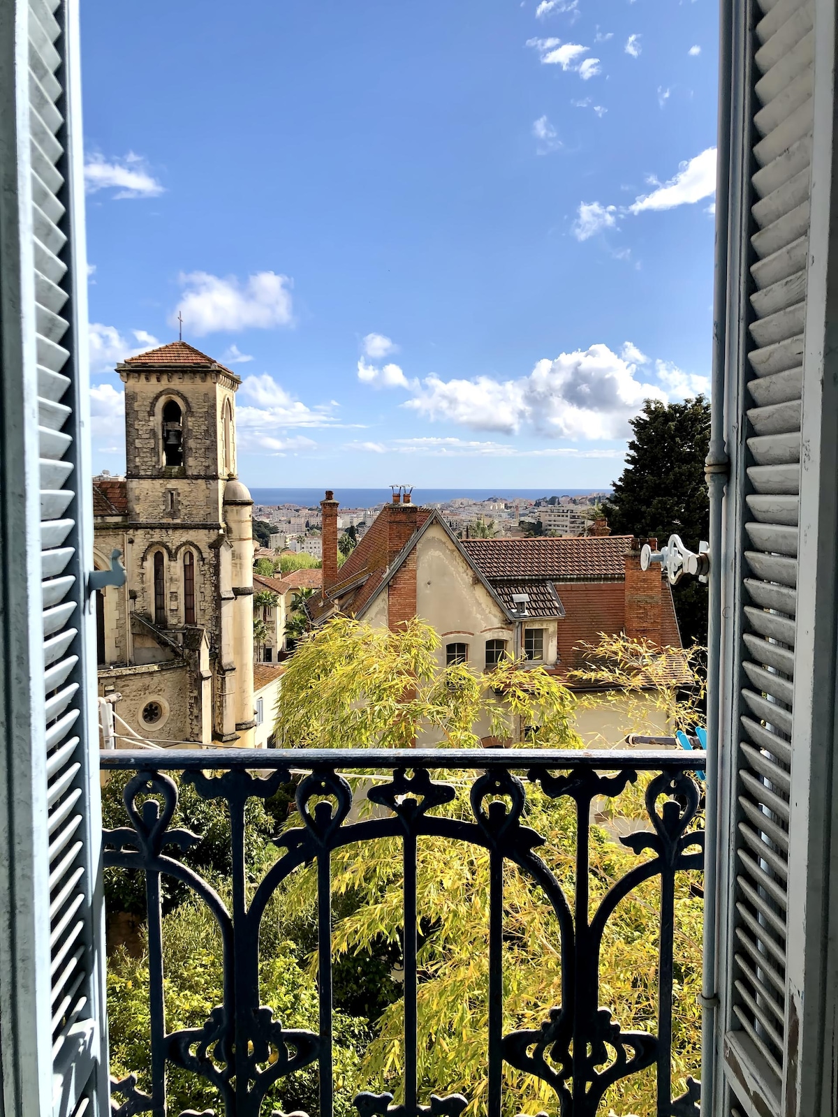 Propriété Airbnb réussie: Peaceful Apartment - View of the sea and bay of Cannes à Le Cannet