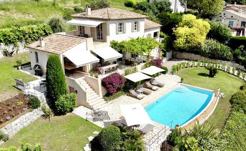 Villa Oscar - luxury with pool & panoramic views