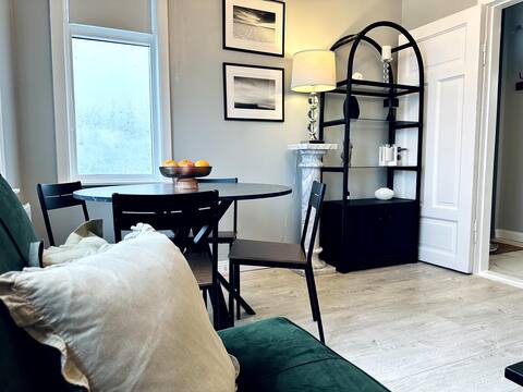 Deluxe Downtown KEF apartment - 5min to Airport