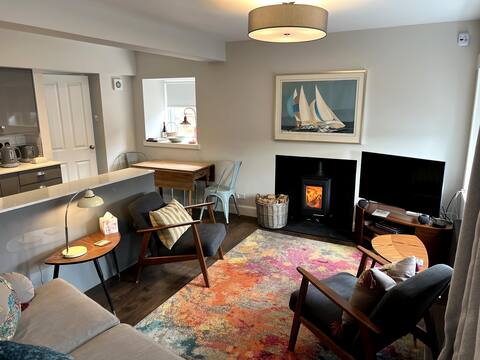 Cosy cottage - sea views, Fife Coastal Path, Golf