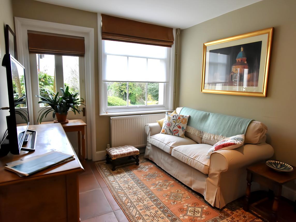 Annuncio Airbnb popolare: Cozy annexe with off-street parking and sea views a Ryde