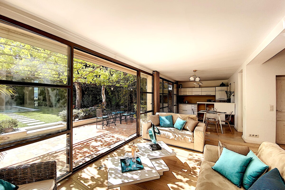 Top performing Airbnb: ☀️The beach house is ☀️ classified  ⭐️⭐️⭐️⭐️ in Antibes