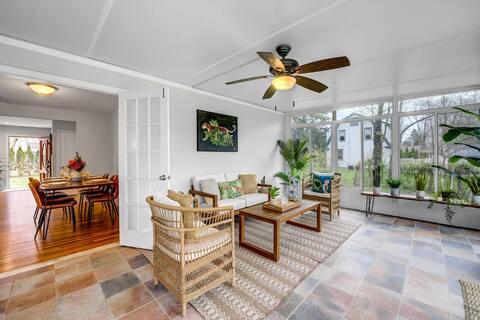 Bright 4BR w/ Large Backyard and Sunroom
