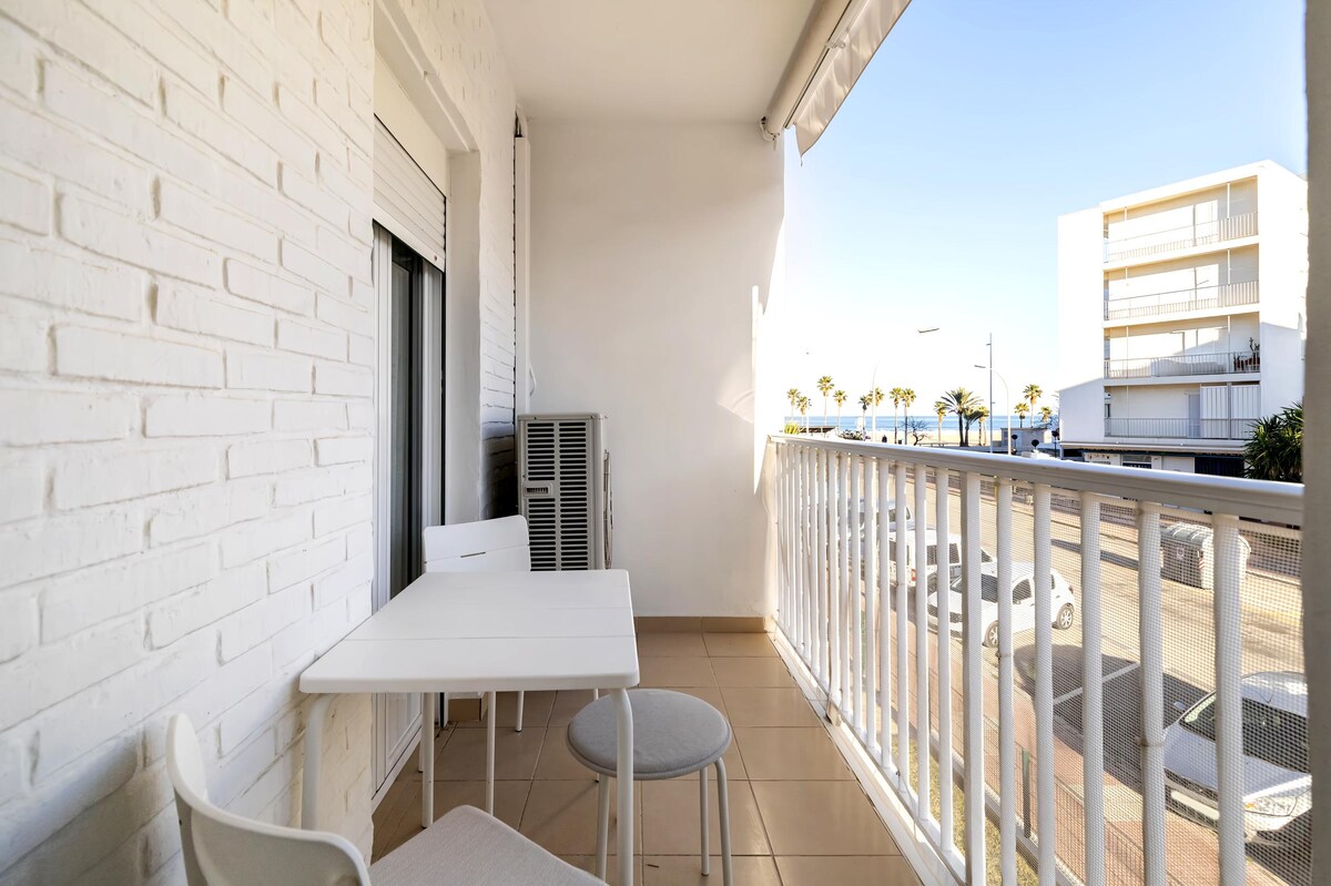 Airbnb performant: Beautiful oceanfront apartment à Gandia