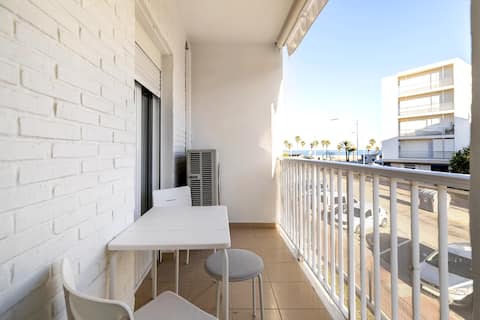 Top performing Airbnb: Beautiful oceanfront apartment in Gandia