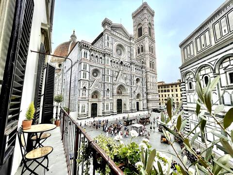 Antelux Firenze by @windowtotheduomo * VIP balcony