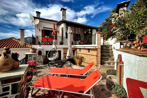 The Pagasetic Balcony - Magestic Sea Cottage