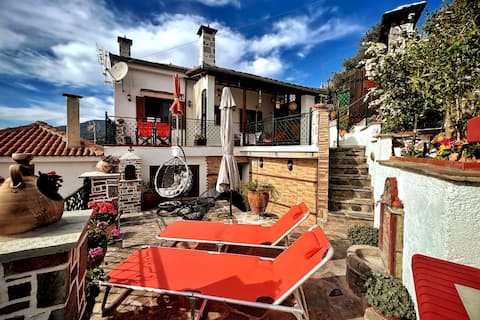 The Pagasetic Balcony - Magestic Sea Cottage