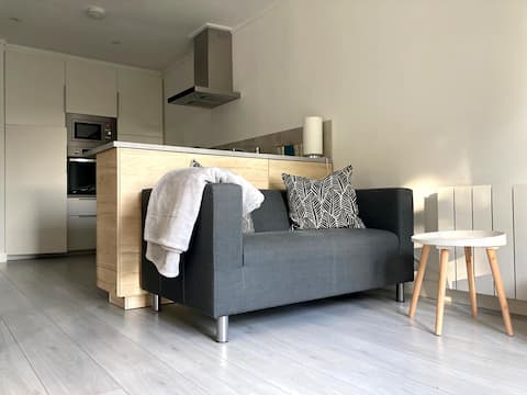 Popular Airbnb listing: Little Barn with parking & EV charging in Fowey