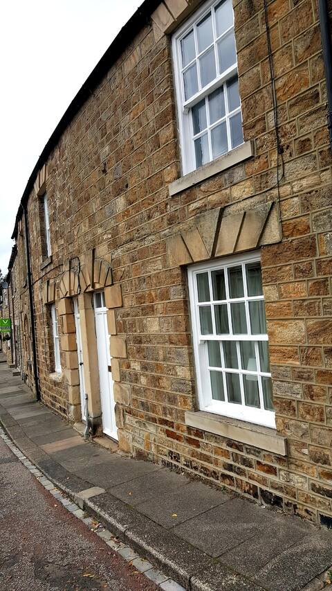 Delightful Grade 2 Listed Cottage in Stanhope