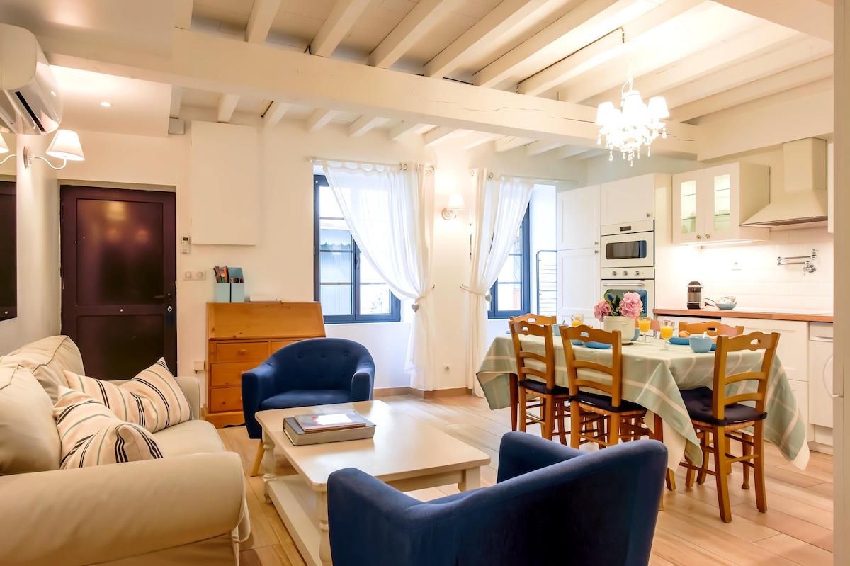 Popular Airbnb listing: At the foot of the medieval city in Carcassonne