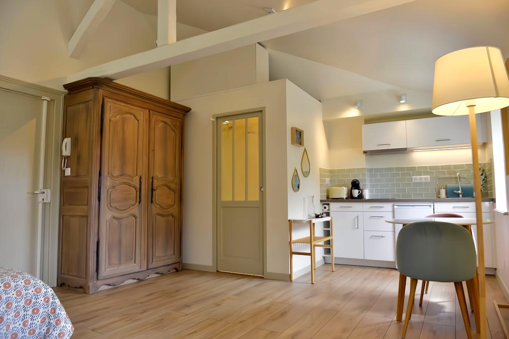 Annonce Airbnb populaire: Large and beautiful studio, train station-city center, Netflix à Rouen