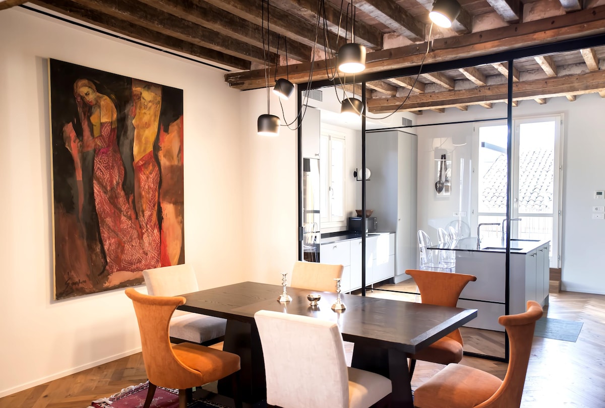 Top performing Airbnb: A luxurious “home-from-home” in central Modena in Modena