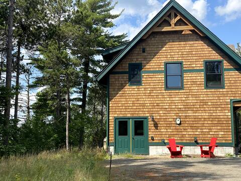 Timber-frame Adirondack Retreat