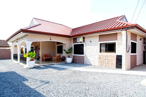 Agape Homes - Luxury 2 Bedroom House and Theme Com 3