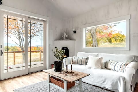 Fantastic Cottage, Great Views, Trails, Fireplace!