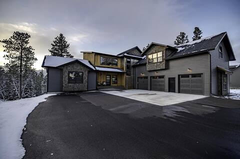 44° North Lodge- Luxury Cabin in Powder House Pass