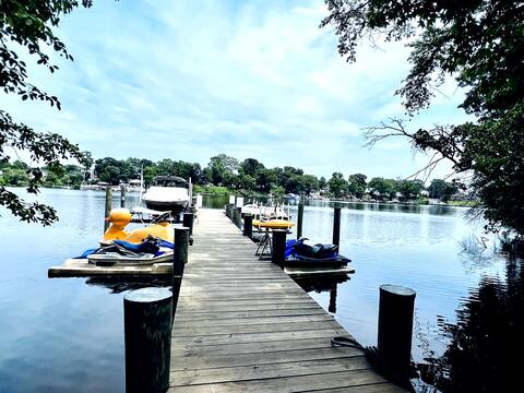 Waterfront Cheerful 5 home