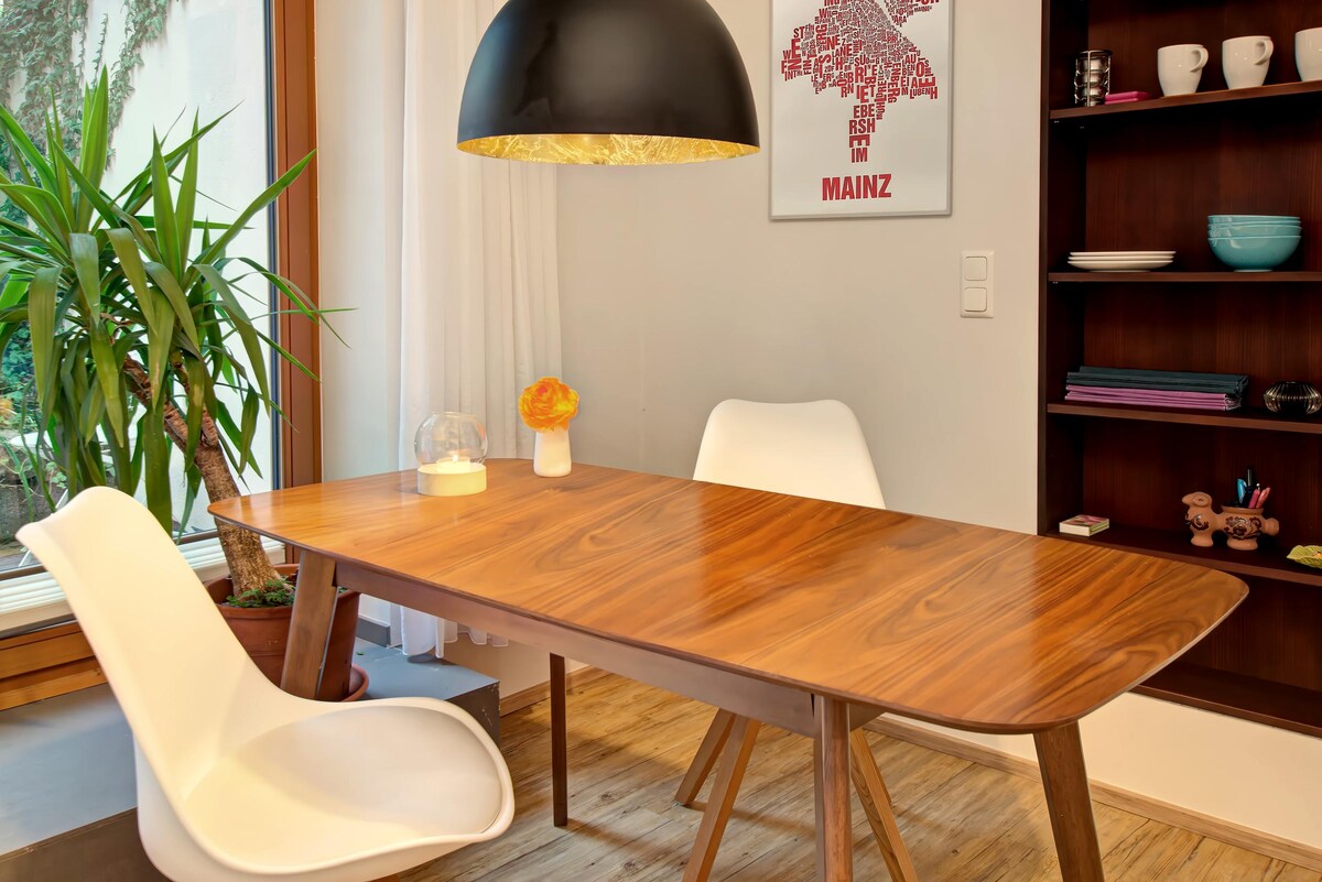 Top performing Airbnb: Modern, charming Studio with teracce in Mainz